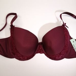 Size 38C - NWT - Delta Burke bra